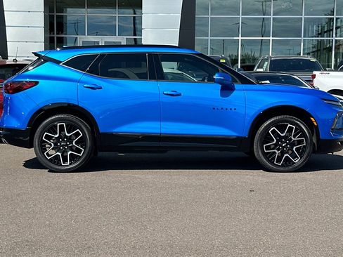 Used 2024 Chevrolet Blazer RS w/ Enhanced Convenience Package FWD image 3