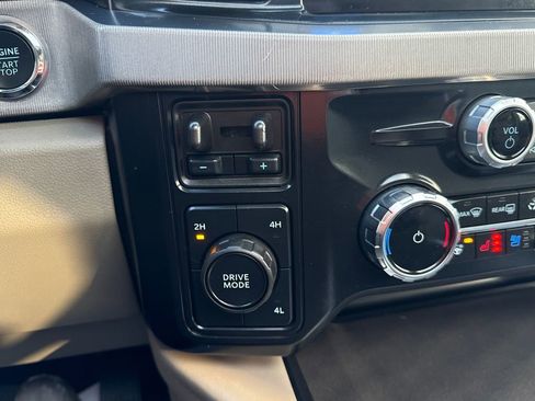 Used 2025 Ford F350 Platinum w/ Platinum Plus Package image 45