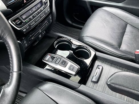 Used 2016 Honda Pilot Elite image 19