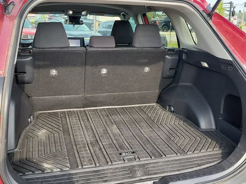 Used 2022 Toyota RAV4 LE FWD image 9