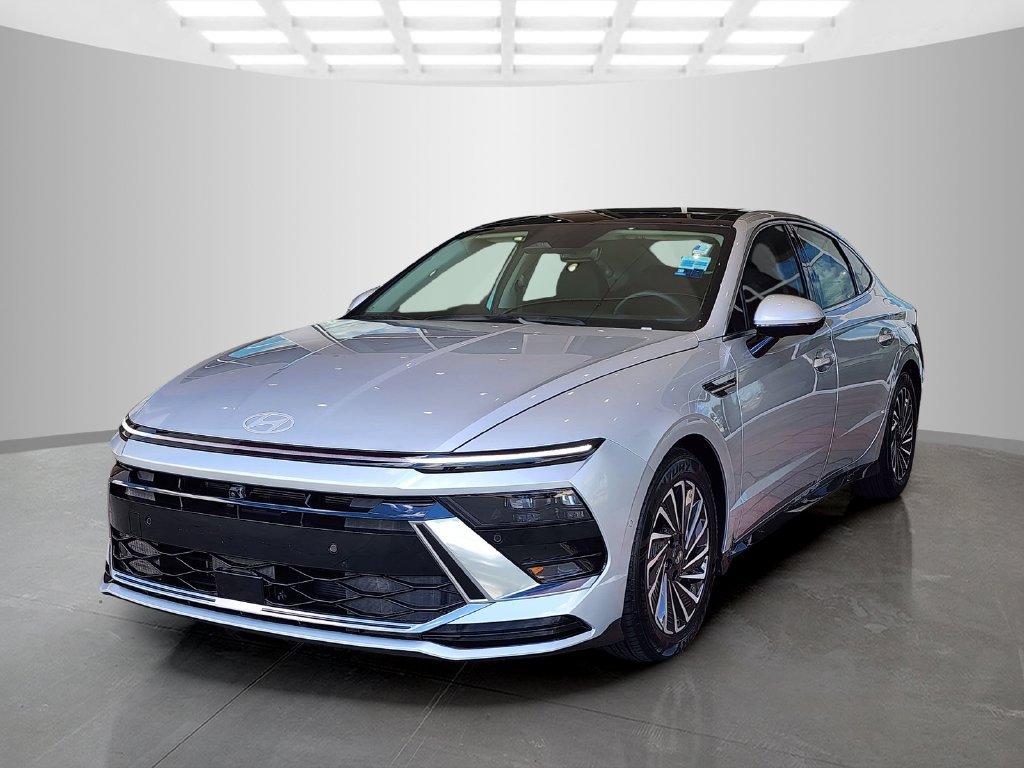 Used 2025 Hyundai Sonata Limited FWD image 9