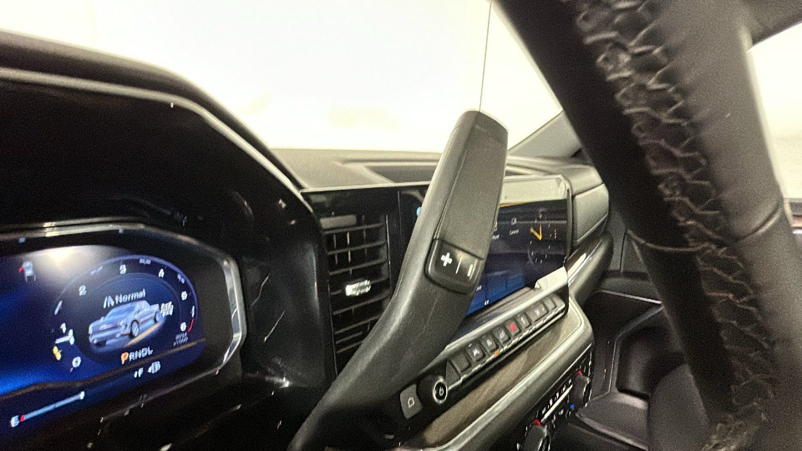 Used 2024 Chevrolet Silverado 1500 LT AWD/4WD image 23