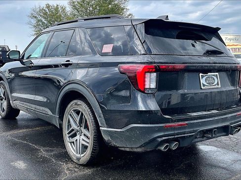 Used 2025 Ford Explorer ST AWD/4WD image 5