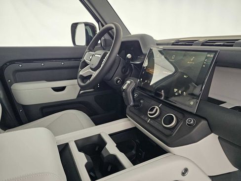 New 2026 Land Rover Defender 110 X-Dynamic SE AWD/4WD image 11