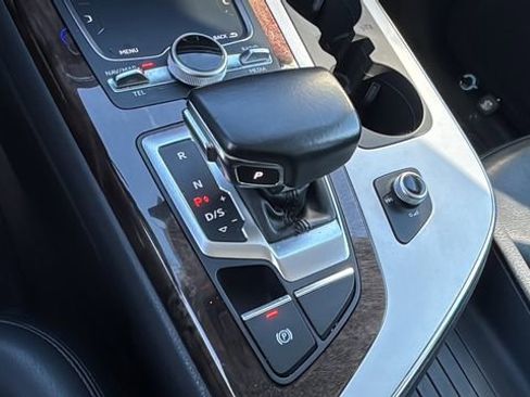 Used 2019 Audi Q7 2.0T Premium w/ Cold Weather Package image 30