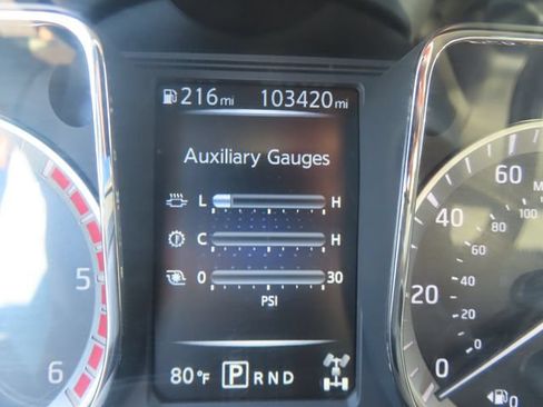 Used 2018 Nissan Titan SV AWD/4WD image 22