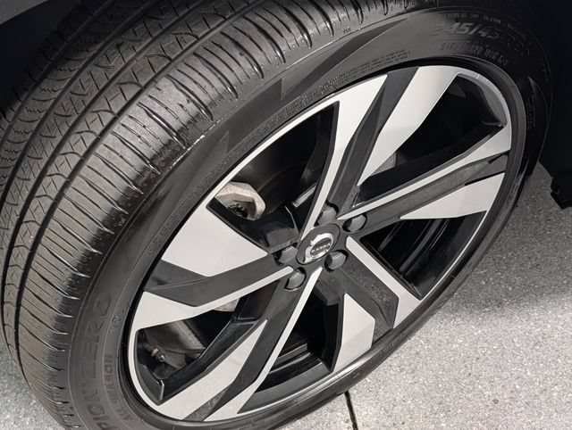 Used 2024 Volvo XC40 B5 Ultimate w/ Protection Package Premier AWD/4WD image 9