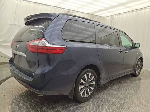 Certified 2019 Toyota Sienna Limited image 25