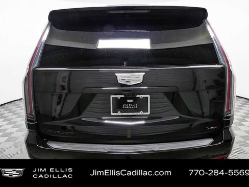 Certified 2025 Cadillac Escalade ESV V w/ LPO, ONYX Package AWD/4WD image 32