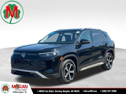 Used 2025 Volkswagen Tiguan SE w/ Panoramic Sunroof Package