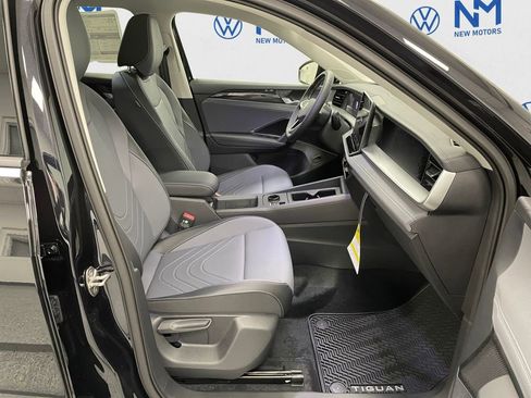 New 2026 Volkswagen Tiguan SE image 13