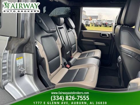 Used 2023 Ford Bronco Wildtrak image 13