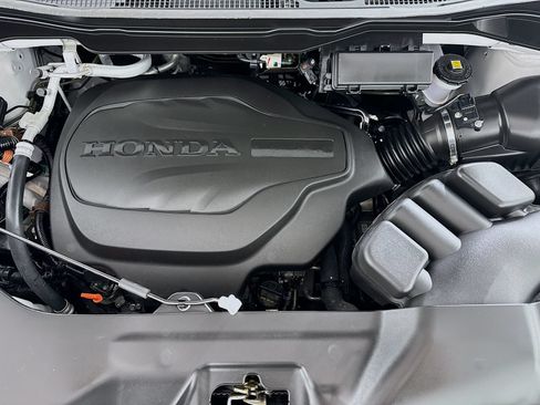 Certified 2024 Honda Passport Black Edition image 10