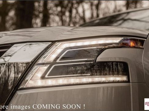 Used 2023 Land Rover Discovery S R-Dynamic image 5