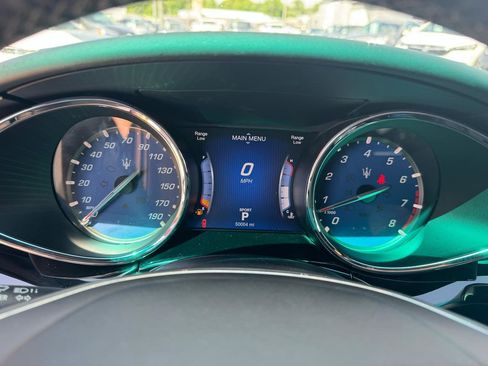 Used 2016 Maserati Quattroporte S RWD image 31