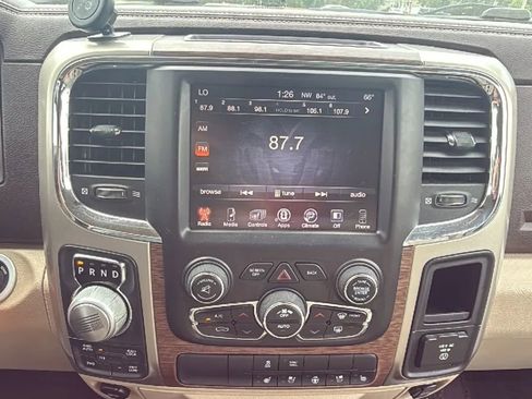 Used 2014 RAM 1500 Laramie image 19