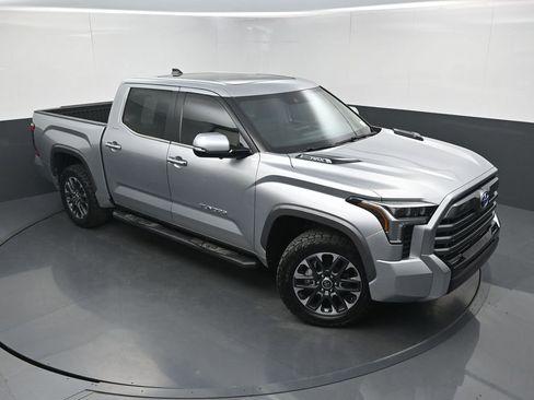 Used 2024 Toyota Tundra Limited AWD/4WD image 36