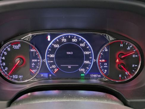 Used 2023 GMC Acadia SLT w/ Technology Package image 15