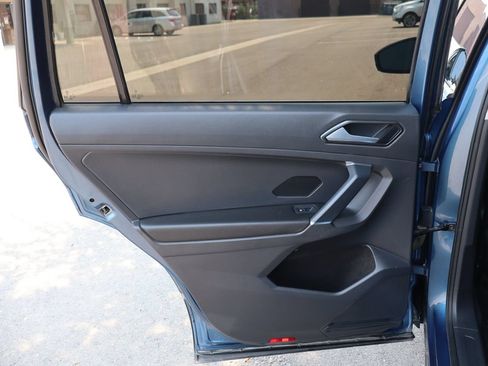 Used 2018 Volkswagen Tiguan SE AWD/4WD image 24