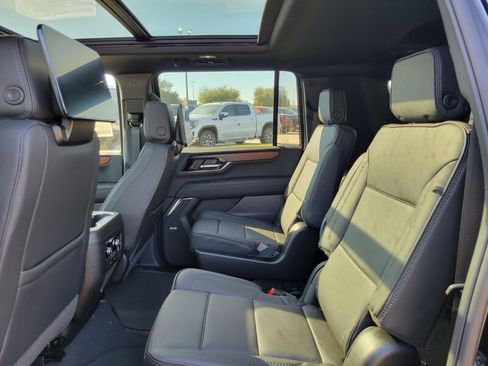 New 2026 GMC Yukon XL Denali w/ Denali Reserve Package image 27