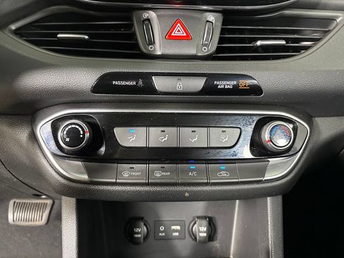 Used 2020 Hyundai Elantra GT FWD image 19