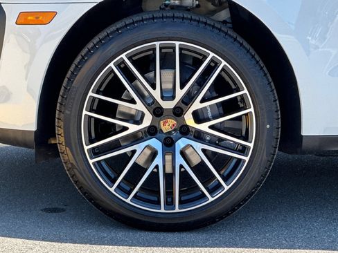 New 2026 Porsche Macan AWD/4WD image 45