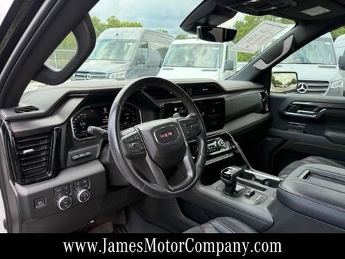 Used 2022 GMC Sierra 1500 AT4 w/ AT4 Premium Package AWD/4WD image 12