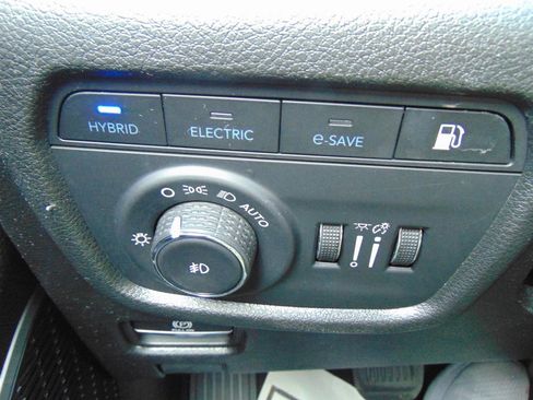 Used 2023 Jeep Grand Cherokee image 48