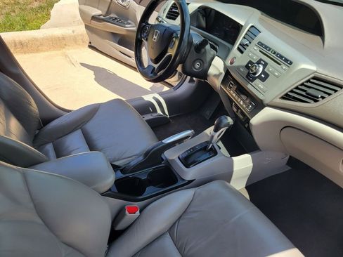 Used 2012 Honda Civic Hybrid Sedan image 12