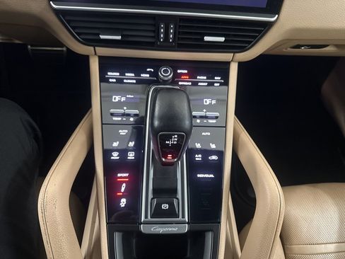 Used 2019 Porsche Cayenne S image 20