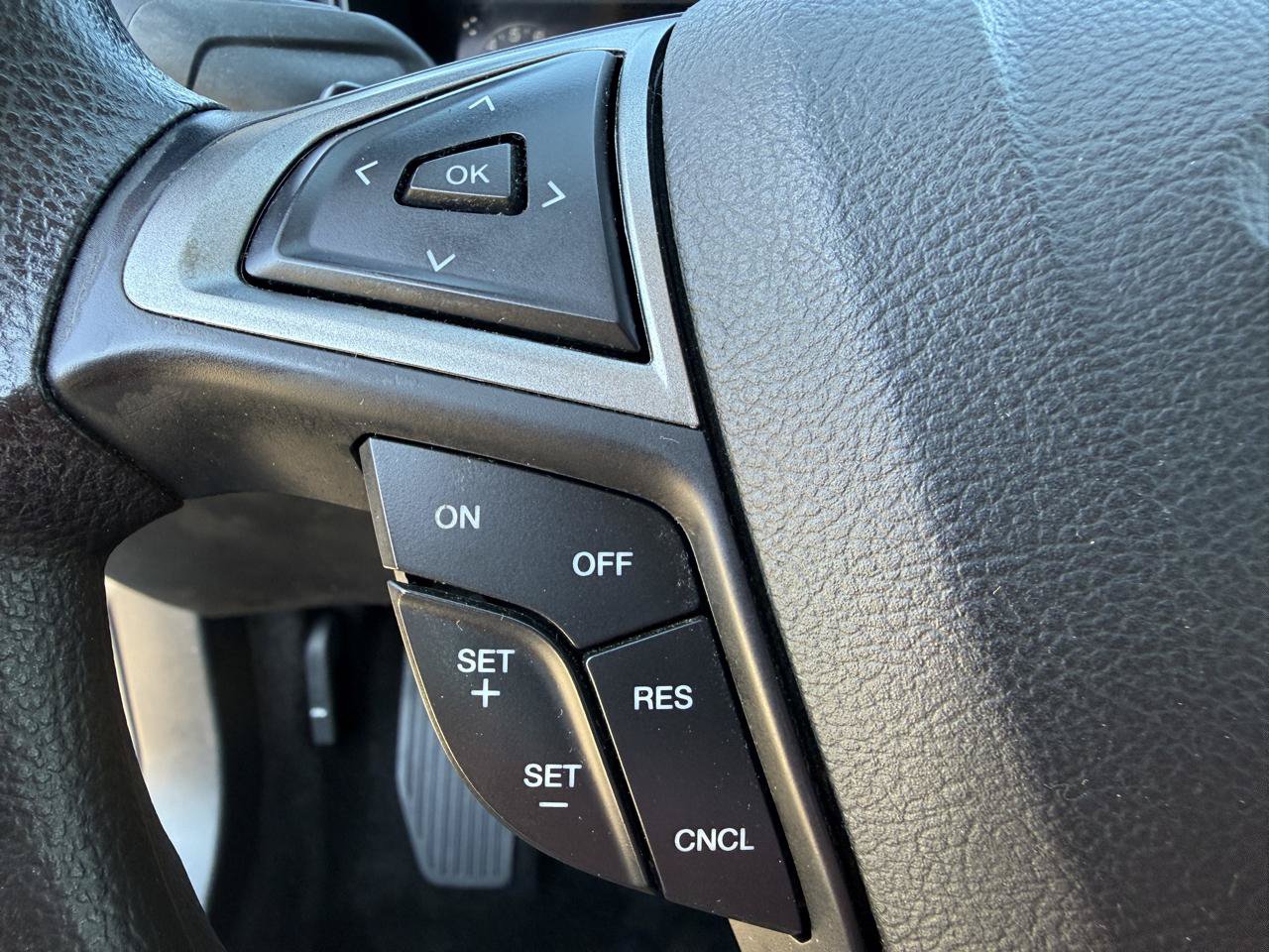 Used 2018 Ford Fusion SE w/ Fusion SE Technology Package FWD image 14