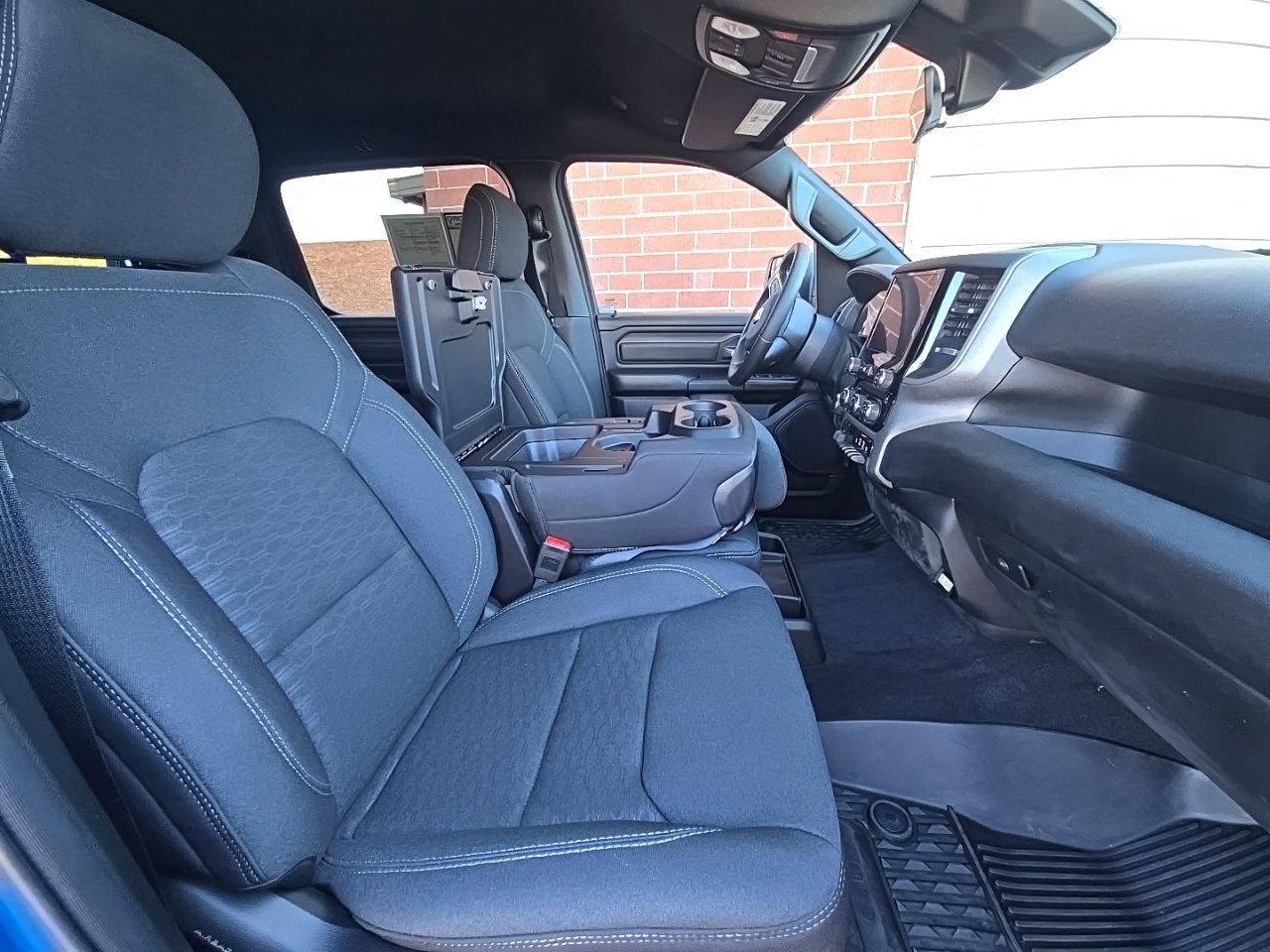 Used 2025 RAM 1500 Warlock AWD/4WD image 25