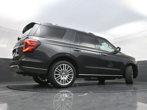 Used 2024 Ford Expedition Limited AWD/4WD image 34