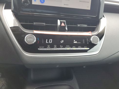Used 2025 Toyota Corolla LE FWD image 20