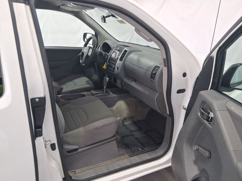 Used 2017 Nissan Frontier S image 12