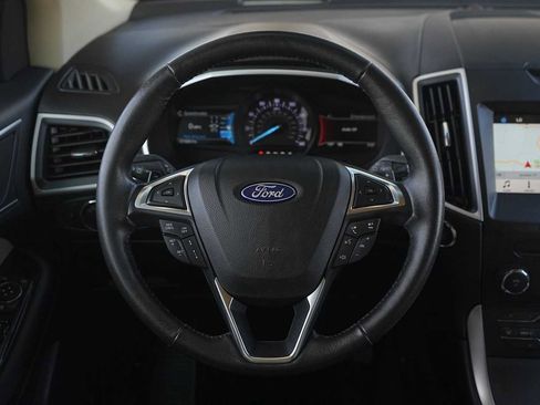Used 2018 Ford Edge SEL w/ Equipment Group 201A FWD image 16