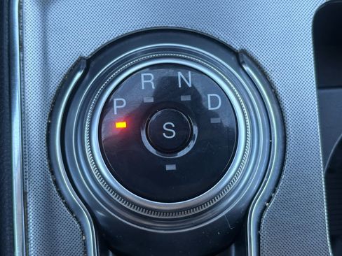 Used 2022 Ford Edge Titanium image 25