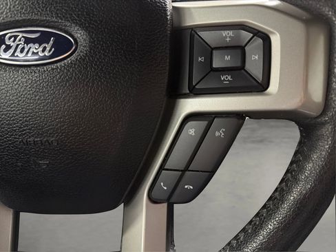 Used 2015 Ford F150 Lariat RWD image 23