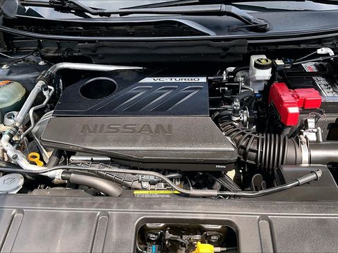 Used 2023 Nissan Rogue S AWD/4WD image 9