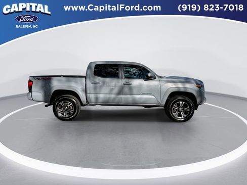 Used 2019 Toyota Tacoma TRD Sport image 9