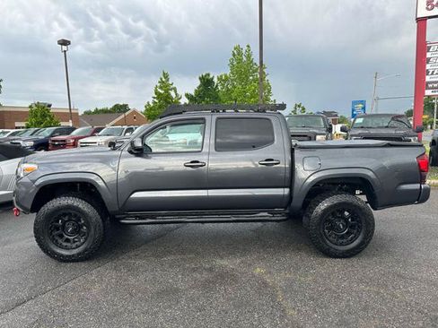 Used 2020 Toyota Tacoma SR AWD/4WD image 8