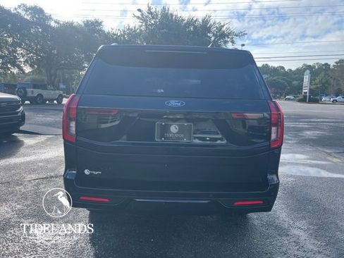 New 2025 Ford Expedition Platinum image 6