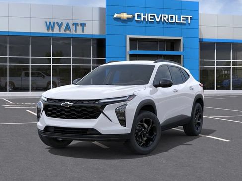 New 2026 Chevrolet Trax LT w/ Driver Confidence Package FWD image 7