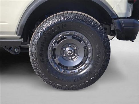 New 2025 Ford Bronco Badlands image 9