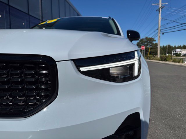 Used 2026 Volvo XC40 B5 Plus AWD/4WD image 8