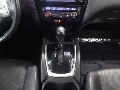 Used 2015 Nissan Rogue SL image 26