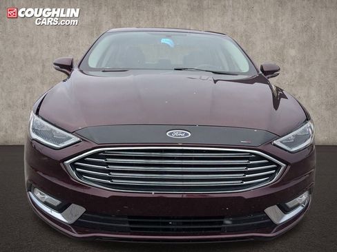 Used 2017 Ford Fusion SE w/ Fusion SE Technology Package image 2