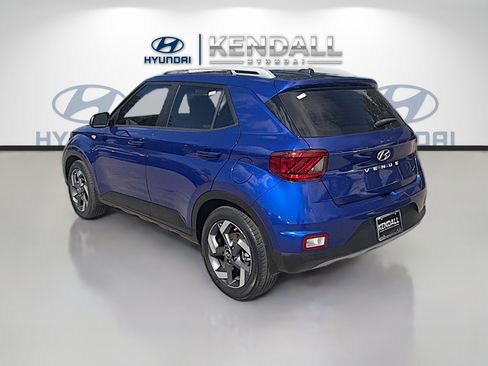 Used 2023 Hyundai Venue SEL w/ Cargo Package FWD image 4