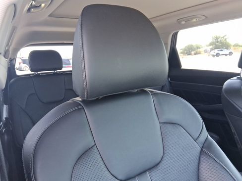 Used 2025 Kia Sorento SX AWD/4WD image 17