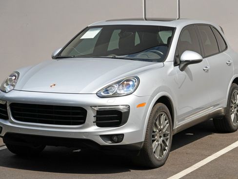 Used 2017 Porsche Cayenne Platinum Edition AWD/4WD image 47